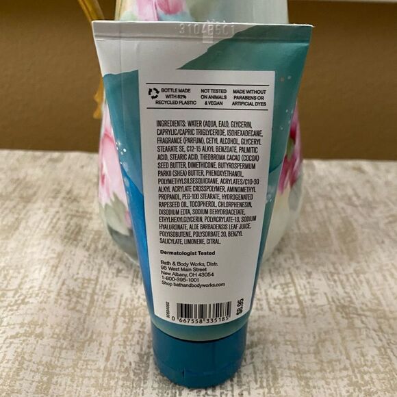 Lot of 4 NWT! Bath & Body Beach Theme Products: 1 Candle, 1 Soap & 2 Lotions - Picture 9 of 12